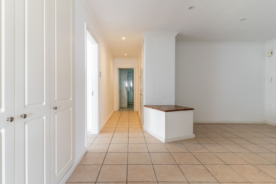 3 Bedroom Property for Sale in Sea Point Western Cape